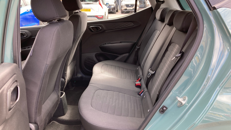 Hyundai i10 1.0 MPi SE Connect 5dr Petrol Hatchback